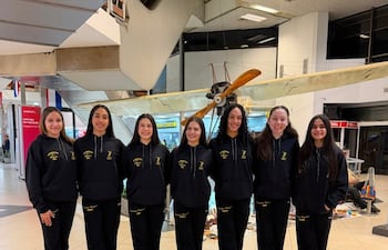 La selección de gimnasia camino a Turquía.