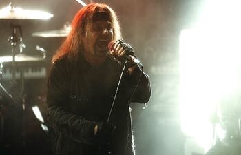 Un avión registrado a nombre de una empresa vinculada a Vince Neil, integrante de la banda Mötley Crüe, estuvo involucrado en un fatal accidente aéreo en Scottsdale.