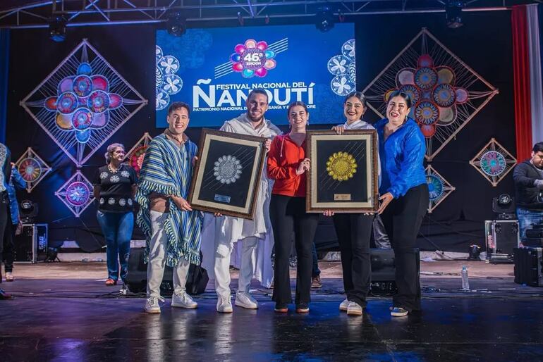 Néstor Ló y Los Caminantes se alzaron con el Ñandutí de Plata 2025.