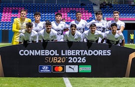 Formación titular de la Sub 20 de Olimpia que enfrentó a Flamengo en Ecuador.