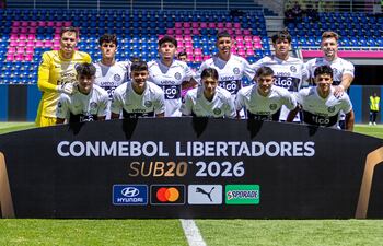 Formación titular de la Sub 20 de Olimpia que enfrentó a Flamengo en Ecuador.