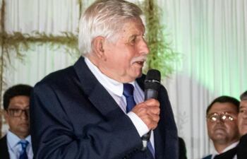 El intendente de la ciudad de Limpio, Optaciano Gómez Verlangieri, viola la Ley N° 5282 de Transparencia Gubernamental.