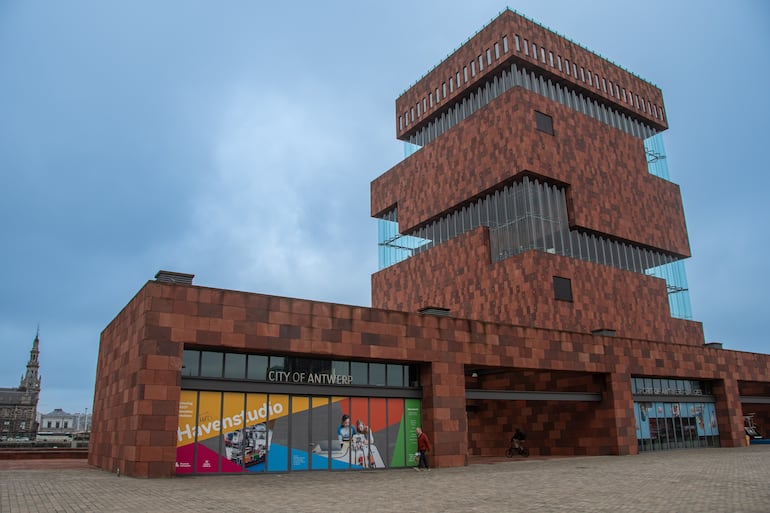 El “Museum aan de Stroom” en Amberes, Bélgica.