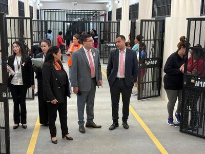 El juez Juan Bautista Silva, del Juzgado Penal de Ejecución de Cordillera, durante la verificación en el COMPLE.