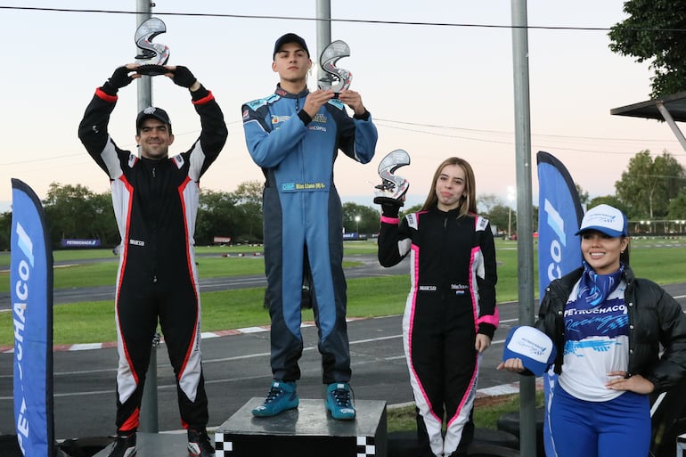 Podio final de la categoría Fortex-F4.