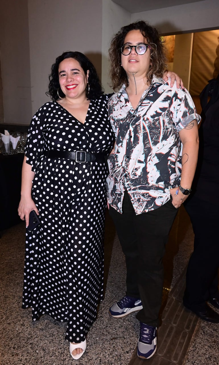 Nata Alvarenga y Clari Lezcano.