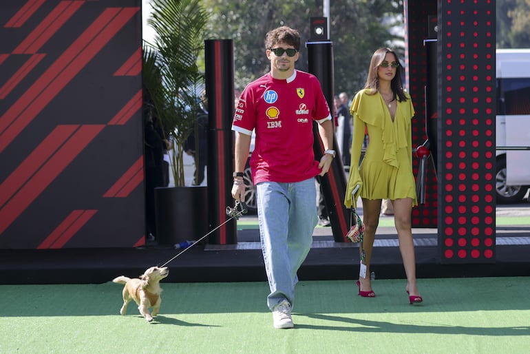 El monegasco Charles Leclerc y Alexandra Saint Mleux darán el "sí, quiero" este 2026. (EFE/ Issac Esquivel)
