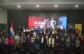 ACERO: La espada que forjó Corea recorre diferentes períodos de la historia coreana, analizando la evolución de los sables y espadas tradicionales en estrecha relación con los cambios políticos, militares y culturales que moldearon la identidad de la nación asiática.
