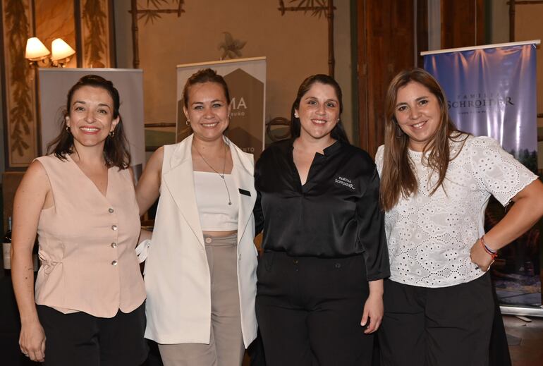 Lucía Corral, Marianela Montoya, Noelia Giampietri y Cecilia Nievas.