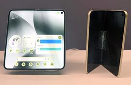 Fotografía en la que aparecen los nuevos modelos de celulares Pixel 10 este miércoles, en Nueva York (Estados Unidos).