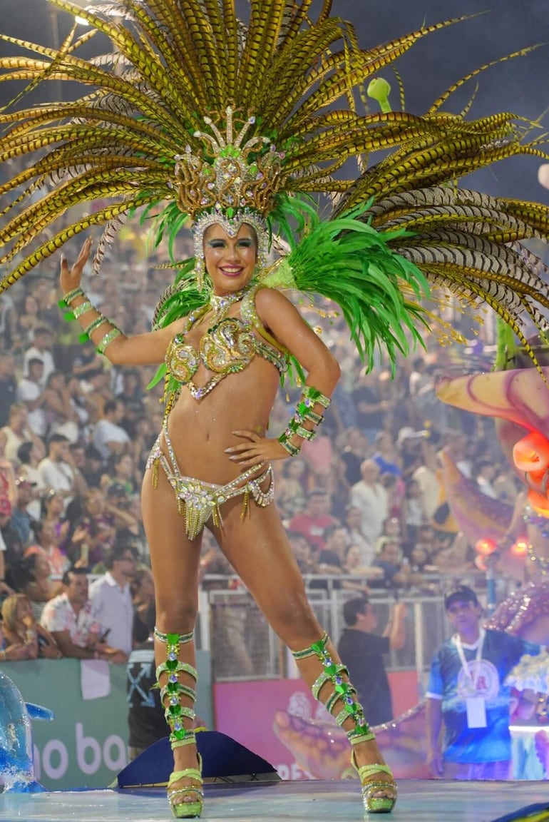 El Carnaval Encarnaceno 2026 se realiza en el Centro Cívico Municipal “Mario y Betty Pérez”, cariñosamente llamado sambódromo.