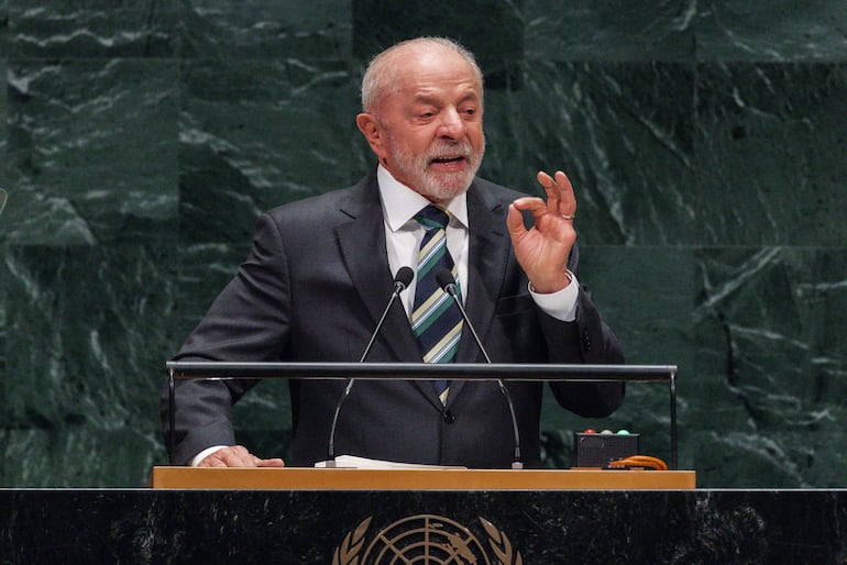 El presidente de Brasil, Luiz Inácio Lula da Silva, habla durante el Debate General del 81º período de sesiones de la Asamblea General de las Naciones Unidas (ONU) en la Sede de las Naciones Unidas en Nueva York