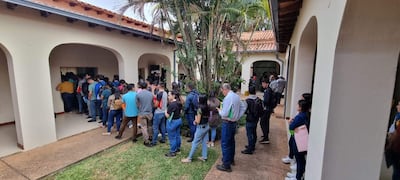 Imagen ilustrativa: estudiantes de Misiones gestionan becas de estudios.