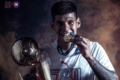 Robert Morales expresó emocionado: “Hoy toca despedirme de este club maravilloso".