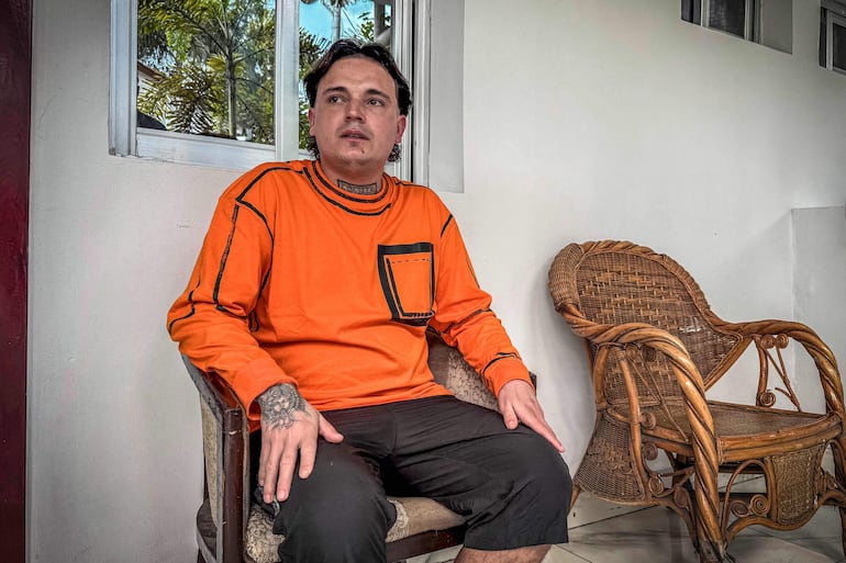 El colombiano Hugo Palencia Ropero (25) fue deportado por Estados Unidos a Kinshasa, capital de Congo, junto a otros latinoamericanos de origen peruano, colombiano y ecuatoriano. Permanecen en un hotel hasta que decidan su estatus migratorio.