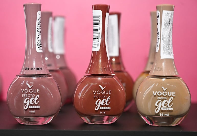 Los esmaltes efecto gel de Vogue prometen una manicura de larga duración sin necesidad de lámpara UV.