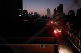 Así se vio el apagón en el centro de Asunción durante el amanecer de ayer.