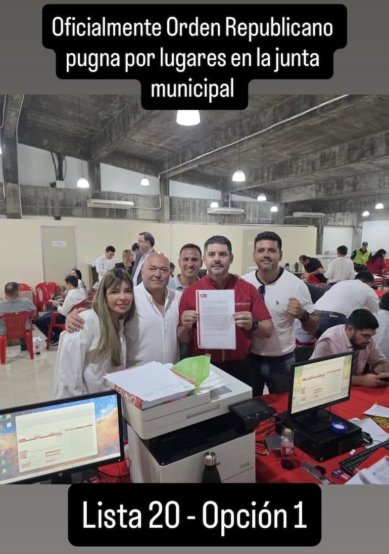 Nenecho inscribe su candidatura a concejal.