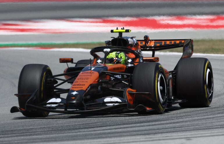 Lando Norris (McLaren) completó el podio.