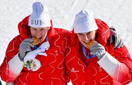 Los suizos Franjo von Allmen y Tanguy Nef fueron los ganadores de la medalla de oro en la combinada por equipos.