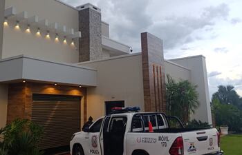 Grupo armado atraca residencia de viuda de reconocido exempresario yerbatero de Itapúa en Natalio