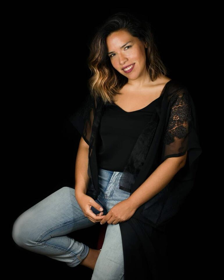 Conocé a Alba Acosta, la periodista que lleva el arte en las venas