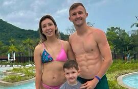 Walter Clar y Ceci Fernández con sus hijos Emma Agostina y Facundo disfrutan unos días de relax en Camboriú.