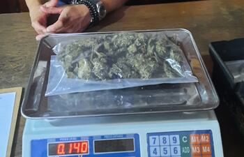 El jugador contaba con una bolsa con una importante cantidad de marihuana