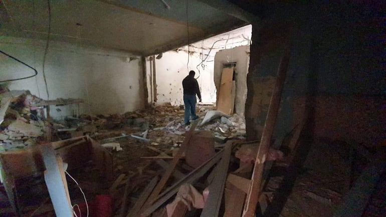 Asalto en Santa Rita: vecino afectado por la explosión relata cómo salvó a su esposa e hijos - ABC en el Este