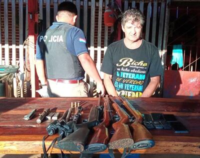 Luciano Cabrera Alarcón (52), uno de los detenidos durante el procedimiento con las armas de fuego incautadas.