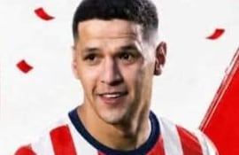 El delantero futbolista carapegüeño Álex Adrián Arce Barrios, integra la selección paraguaya.
