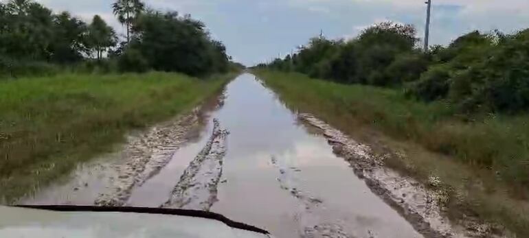 Así se encuentra parte del camino que conduce a los distritos de Bahía Negra y Fuerte Olimpo.