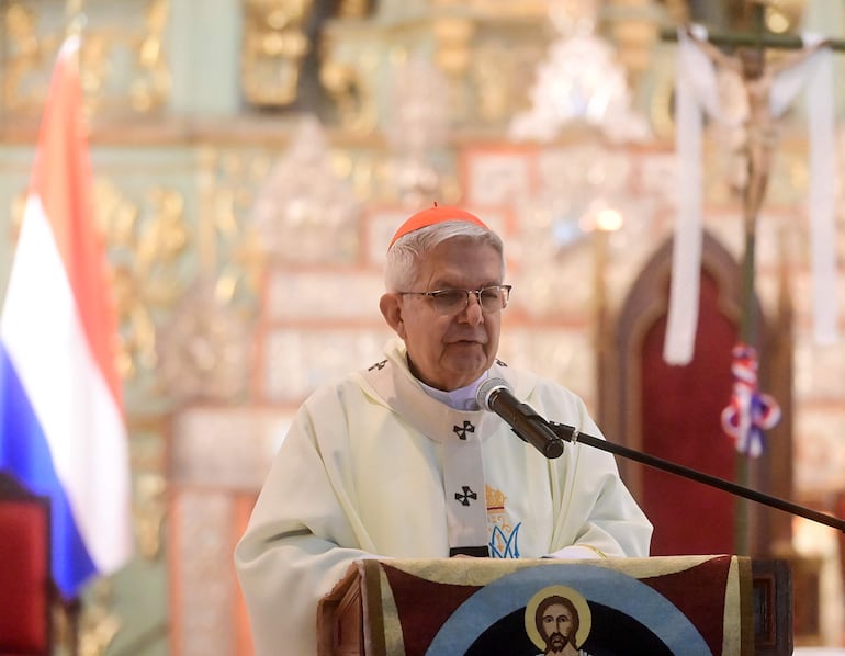 El cardenal Adalberto Martínez presidió la santa misa en la Catedral Metropolitana. 
