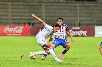 Encarnación se hizo fuerte en el Villa Alegre, y derrotó 3-1 a Deportivo Capiatá, al cierre de la fecha 25 del torneo de la Intermedia.