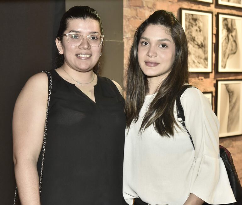 Areli Almirón y Erika Estigarribia.