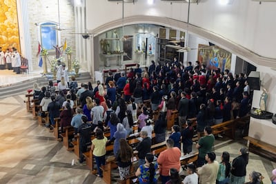 Feligreses participan de la misa y novenario en la parroquia Nuestra Señora de la Asunción en Hernandarias.