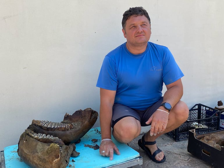 Medios de comunicación regionales y nacionales de Bulgaria y Rumania reciben e informan sobre el hallazgo de una mandíbula de mamut.