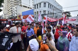 Cientos de ciudadanos se movilizan en varios puntos del país desde este martes 25 de marzo, en contra de la corrupción.