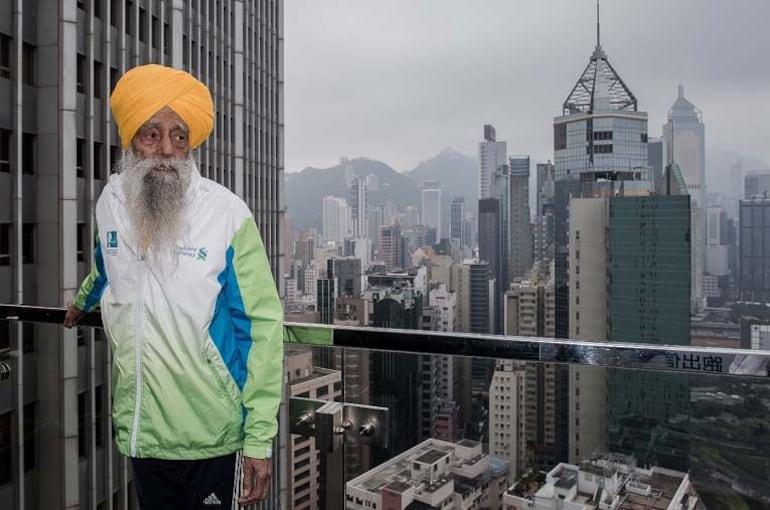 Fauja Singh, falleció a los 114 años en Beas Pind, tras ser atropellado por un vehículo mientras daba un paseo