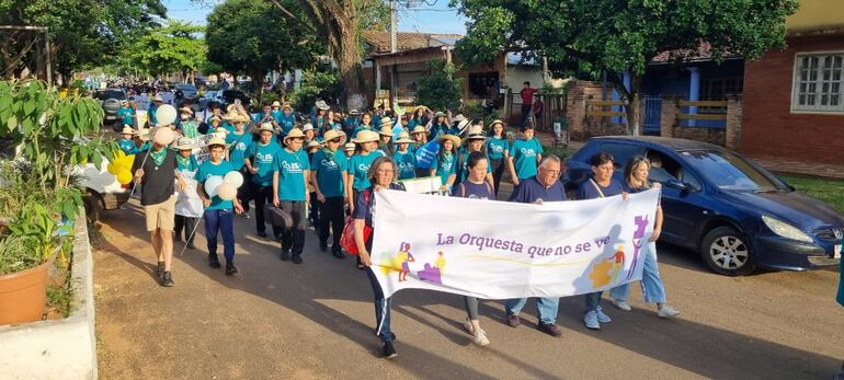 Desfile de los pueblos como despedida del evento musical Suena San Juan.
