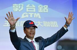 Funda de la tecnológica Terry Gou lanza su candidatura presidencial en Taiwán. (AFP)