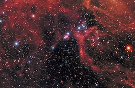 Esta imagen del Telescopio Espacial Hubble muestra la Supernova 1987A dentro de la Gran Nube de Magallanes, una galaxia vecina de nuestra Vía Láctea.