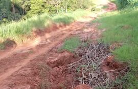 Calles destrozadas se observan en distintos lugares del distrito de Curuguaty, tras las últimas lluvias
