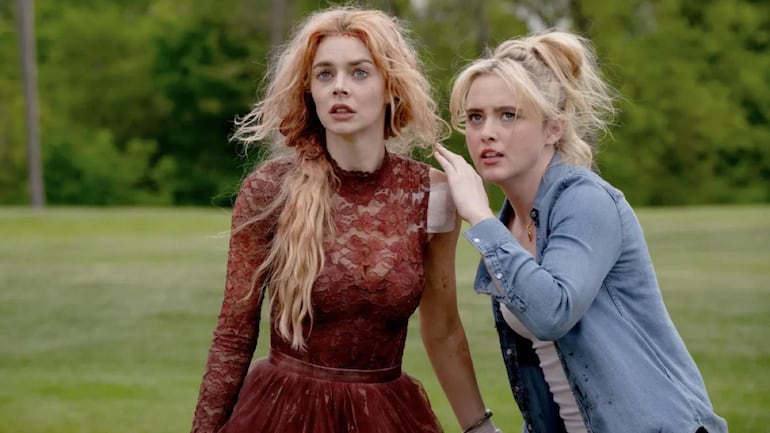 Dos hermanas buscarán sobrevivir a un perverso juego en la comedia de terror "Boda sangrienta 2".