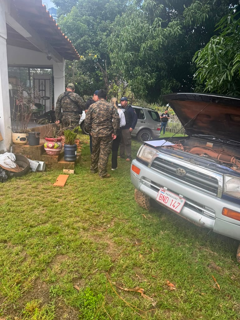El vehículo del supuesto actor fue encontrado en la granja donde habría ocurrido el crimen.