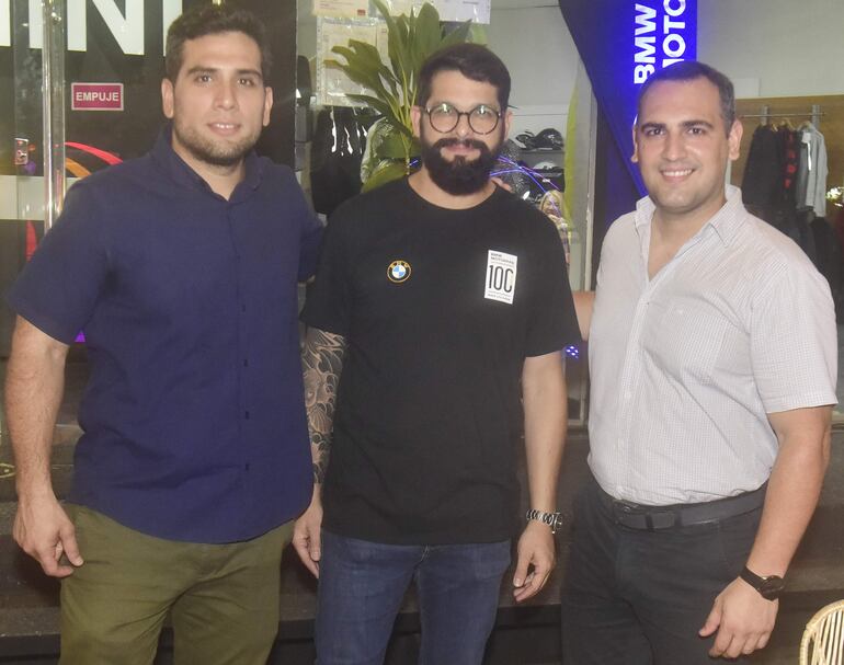 Raúl Velilla, Adrián Florentín y Eduardo Velilla.