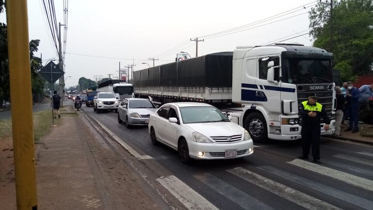 La movilización está ocasionando un embotellamiento importante. 