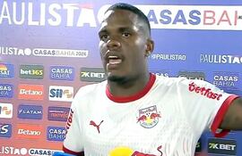 Gustavo Marques, jugador del Bragantino que realizó comentarios sexistas contra un árbitra, recibió una suspensión de 12 partidos para competiciones estaduales.