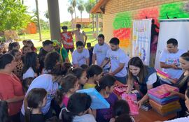 Niñas y niños recibieron sus regalos que fueron donados mediante el Banco de Juguetes.