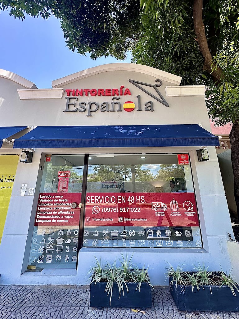 Más que limpiar, el objetivo de Tintorería Española es preservar prendas con valor económico y emocional.